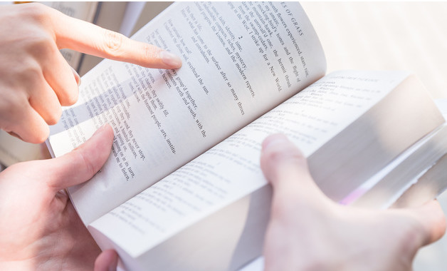 公司上半年总结会主持词