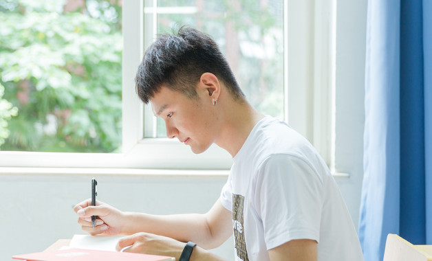 财务科上半年总结